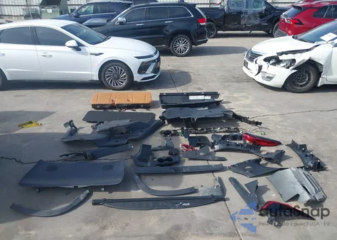 2021 Toyota Highlander Platinum z USA, uszkodzony, nr VIN 5TDFZRAH4MS077661